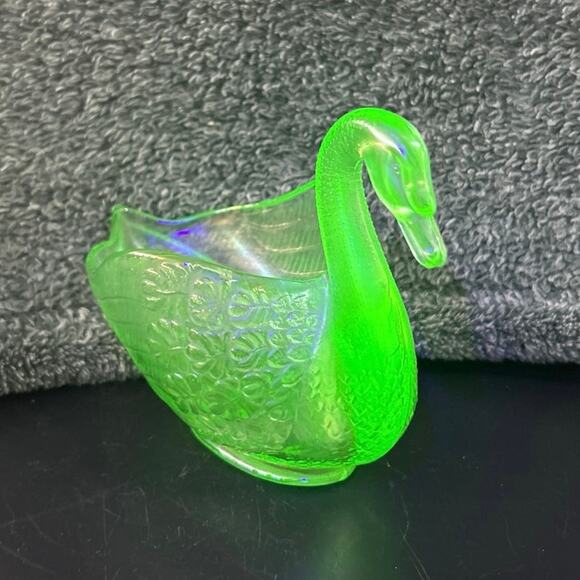 Vintage 1930s Fenton Green Uranium Glass Swan Candy Dish - Picture 3 of 16